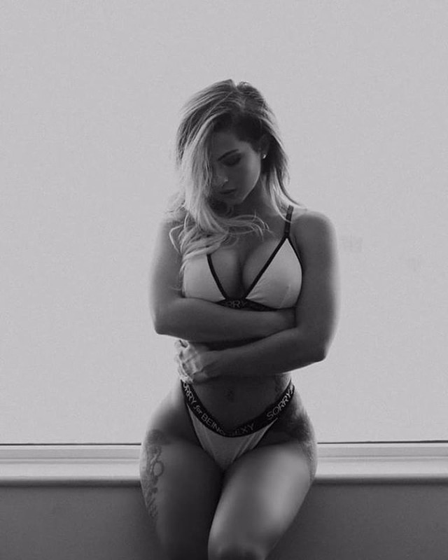 Ashley Resch,Эшли Шульц